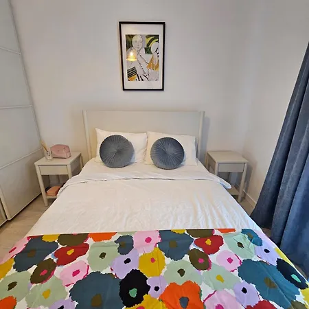 Nou Si Modern Lanaga Metrou * Bucharest