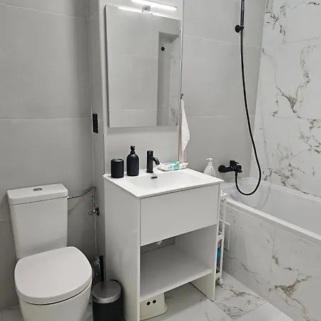 Apartment Nou Si Modern Lanaga Metrou Bucharest