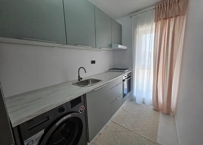 Апартаменти Nou Si Modern Lanaga Metrou Бухарест