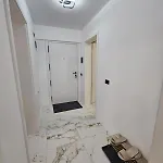 Nou Si Modern Lanaga Metrou * Bukarest