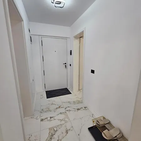 Nou Si Modern Lanaga Metrou * Бухарест