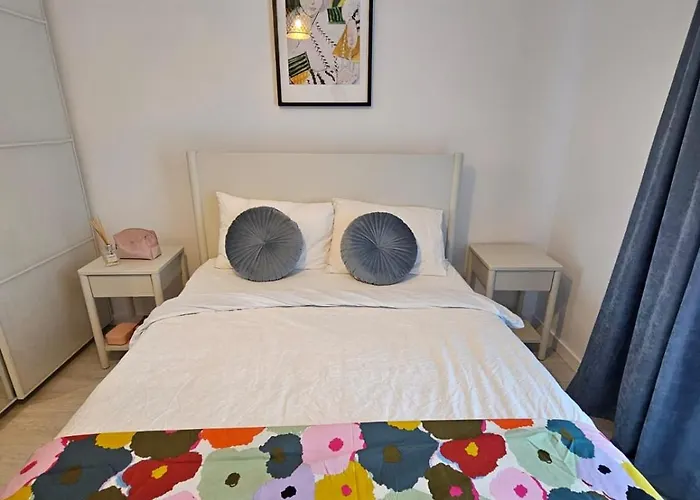 Nou Si Modern Lanaga Metrou * Bucharest