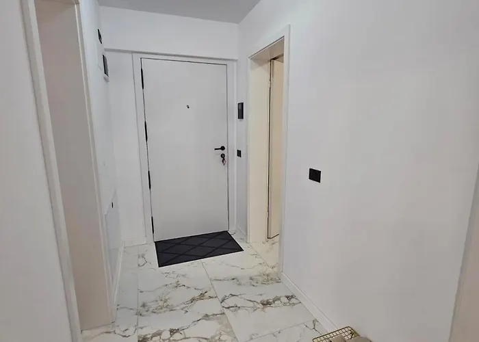 Nou Si Modern Lanaga Metrou * Bucharest