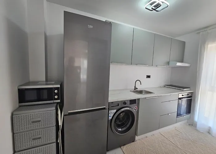 Nou Si Modern Lanaga Metrou Apartment