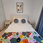 Nou Si Modern Lanaga Metrou * 부쿠레슈티
