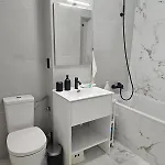 아파트 Nou Si Modern Lanaga Metrou 부쿠레슈티