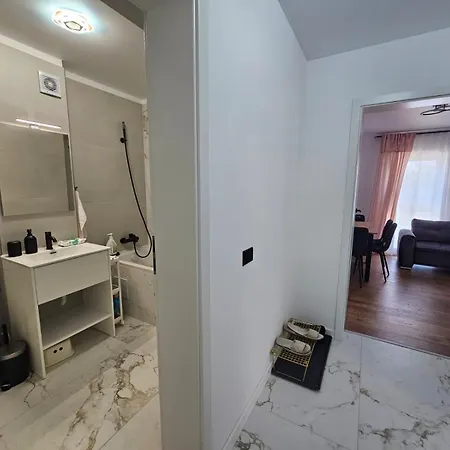 Nou Si Modern Lanaga Metrou Appartamento Bucarest